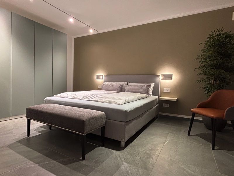 Pigna Schlafzimmer EG mit Queen Size Bed 180x200